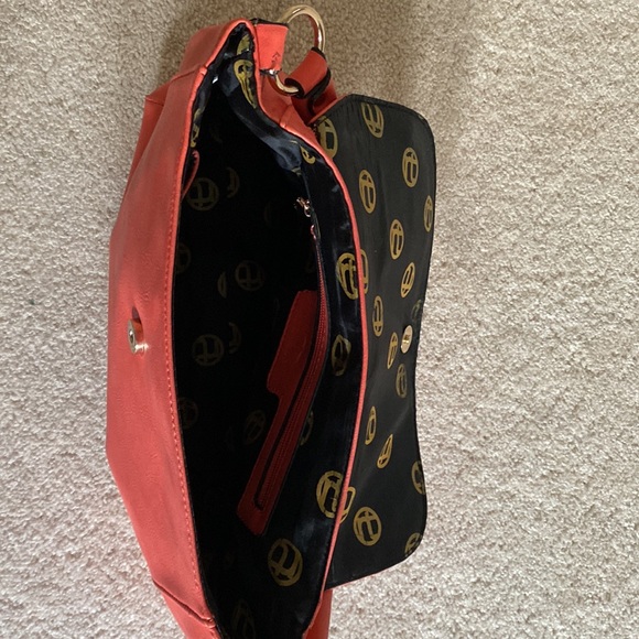 Handbag - Picture 3 of 3